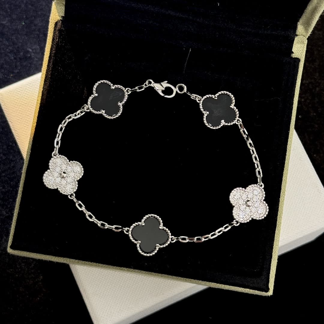 Van Cleef & Arpels Alhambra Bracelet Van Cleef & Arpels Alhambra Bracelet